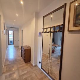 Milan Suburban Escape -Family Apartment, hotell i Arcore