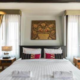 33 Poshtel