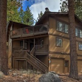 Family Fun Getaway - 3 Story Condo, hotel v destinaci Zephyr Cove