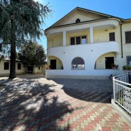 Villa Lidya Malpensa, hotel a Gallarate