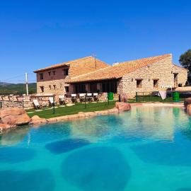 Villa con piscina, campo fútbol y pádel, Hotel in Mas dʼen Rieres