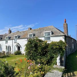 17th Century Traditional Tintagel Farmhouse with Hot Tub, hotel a Treknow