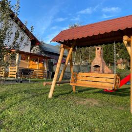 Cozy mountain house、Trăisteniのホテル