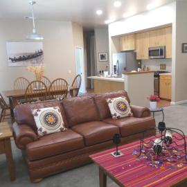Romantic Downtown Paso Retreat Walk to Wine & Dining