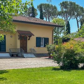 Gorgeous Home In Poveromo With Wifi