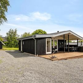 3 Bedroom Nice Home In Roslev, hotel din Roslev