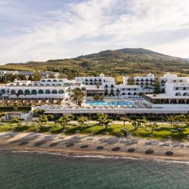 Oceanis Beach & Spa Resort، فندق في بساليدي