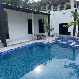 CasaView Island Marang, hotel di Marang