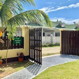 Kounous Self-Catering Apartments: La Réunion şehrinde bir otel