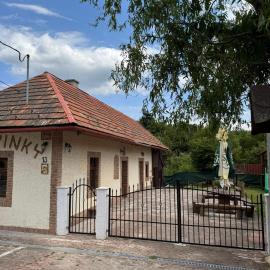 Ubytovanie u Krejzinky, hotel u gradu Kľak