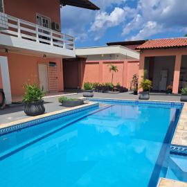 Casa Rosa Suítes 5 min de caminhada da PRAIA DA PONTA NGRA, hotel sa Manaus