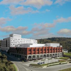 Plaza Hotel & Boulevard Convention - Vale dos Vinhedos，本圖貢薩爾維斯的飯店