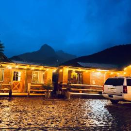 Cabañas Villa Escondida, hotel di Urique