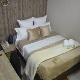 Peaceful Nest Randburg Fourways Sandton, hotel u gradu Four Ways