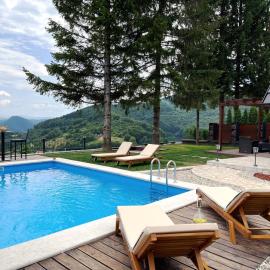 Mountain House LISINSKA ROSA, hotell i Brdo