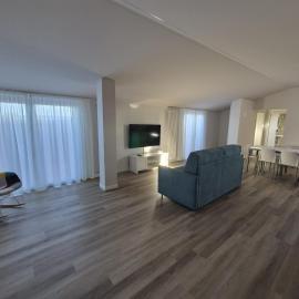 Hotel MAX Lazise &Appartamenti - A due Passi dai Parchi Più Famosi, hotel v destinácii Lazise