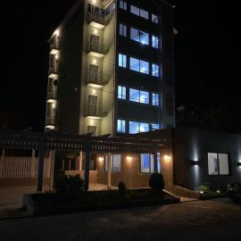 Hotel Restorant Pizzeri Anxhelo, hotel in Kavajë