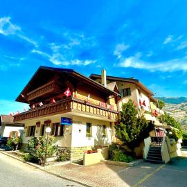 Hotel Central, hotel u gradu Agarn