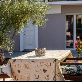 Liopetra โรงแรมในเซเรส