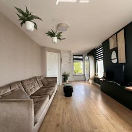 City & Nature-Amsterdam NextDoor Free parking 8 person 2 kitchens, Hotel in Landsmeer