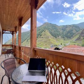 Labarum Guesthouse, hotel di Gergeti