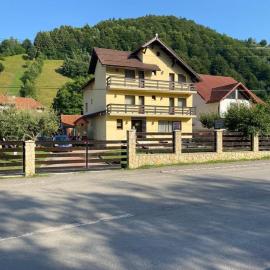 Casa Emi, hotel in Cheia