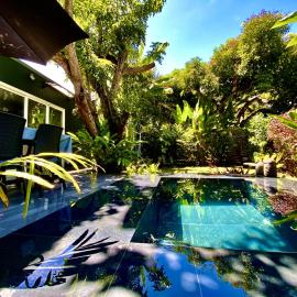 Tiny house with pool near Vaiava beach, ξενοδοχείο σε Punaauia