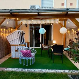 Ganzes Haus mit einer Terrasse, Garten und Klimaanlage