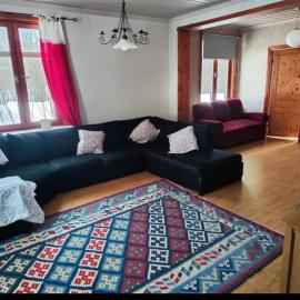 Large villa with fireplace North Sweden, hotel in Jörn