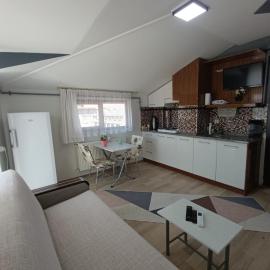 Zeytin apart, Daire 10, hotelli kohteessa Eskiömerler