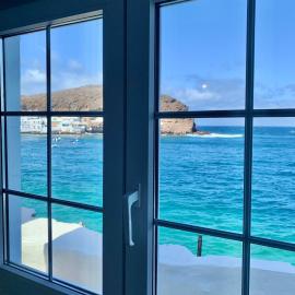 Seafront House in Tufia, hotel u gradu Telde