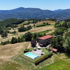 Casale Sambuceto, hotel in Compiano