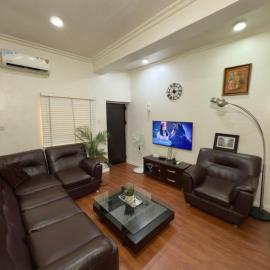 Lauras cozy 2 bedroom apartment, hotel u gradu 'Lagos'