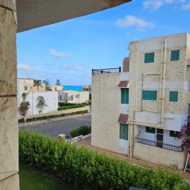 Amazing Chalet, Green beach, hotel in Mājid Abū Zayd