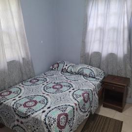 J and N cozy quarters, hotel in Roseau