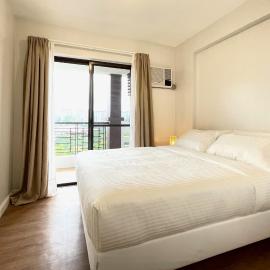 2BR The Redwoods Fairview w Free Parking