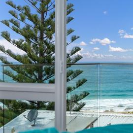 Magnificent Malua Views, Stroll to the beach, hotel a Malua Bay