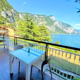 Grand View Como Lake Apartment 3, Hotel in Abbadia Lariana