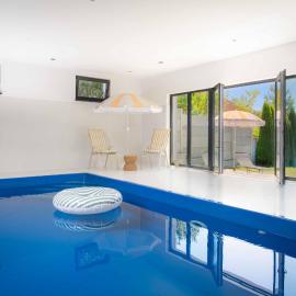 Villa Felicità Pool House, hotel i Švábovce