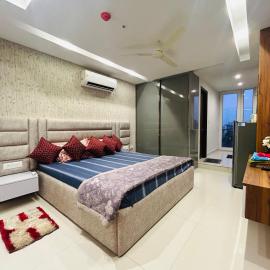 Vetri Homes II, hotel in Zirakpur