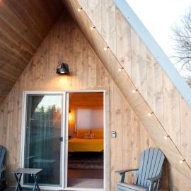Cozy A-Frame Cabin in the Heart of Paradise Valley for a Unique Escape in Emigrant, Montana, hotel in Emigrant