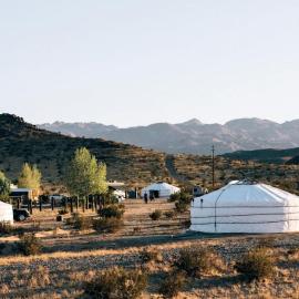 Cute Stargazing Yurt near Joshua Tree National Park, California, hotel in Twentynine Palms