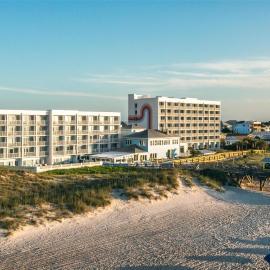 Golden Sands Carolina Beach Oceanfront, Tapestry by Hilton, hotel in Carolina Beach