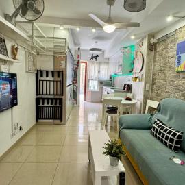 BADAROSA House10min to BARCELONA City&NearTo BEACH, hotel in Badalona