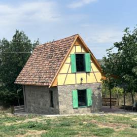 Bahnhof Steinhaus, hotel a Asuretʼi