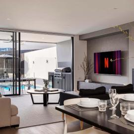 The Grey House - Luxe Entertainer with Heated Pool