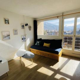 Studio with balcony near the slopes Chantemerle