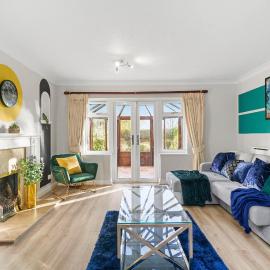Detached 6 Bedroom Cambridgeshire Abode - Pets