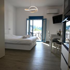 Castle & Sea, Platanos Retreat, Hotel in Agia Marina