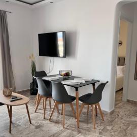 Kyklamino Apartment